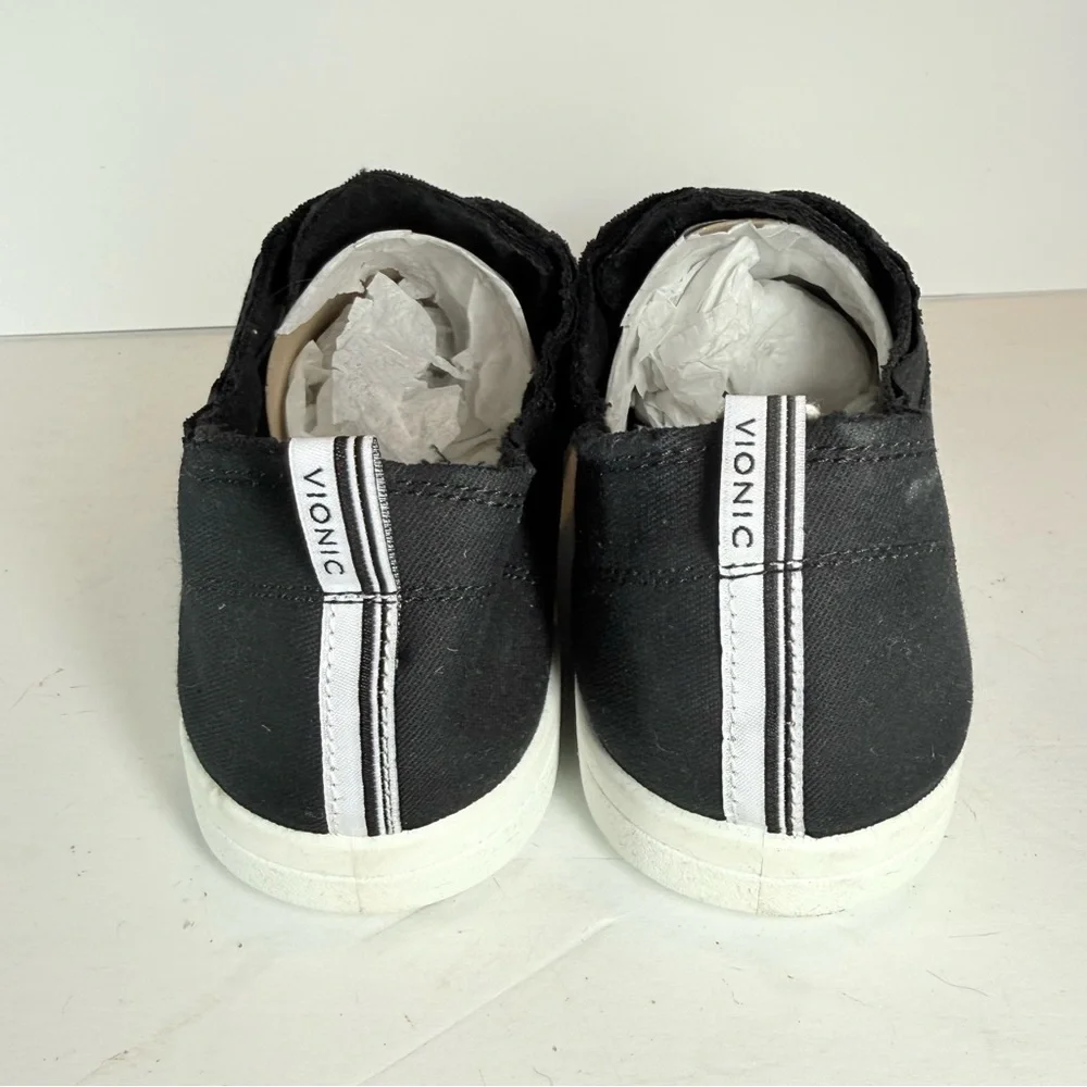 NWT Vionic Black Canvas Comfort Sneakers‎ Women’s Size 12